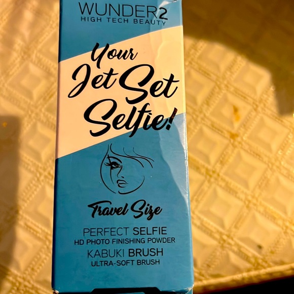 Wunder2, YourJet Set Selfie,Travel Size,Perfect Selfie HD Photo Finishing Powder - Picture 2 of 7